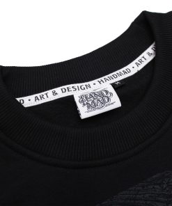 Alternative view of SWEATER WAVE 25